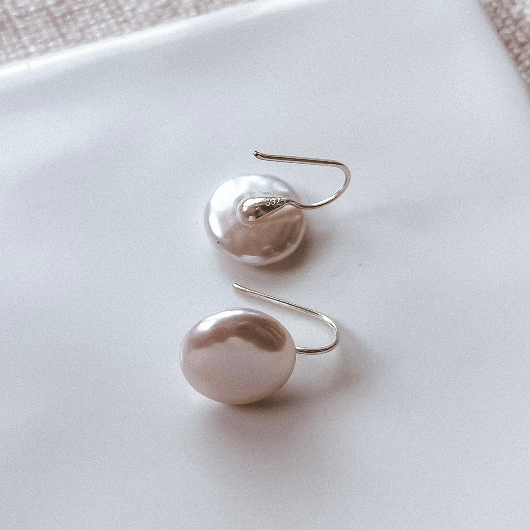 Helmi Pearl Earrings